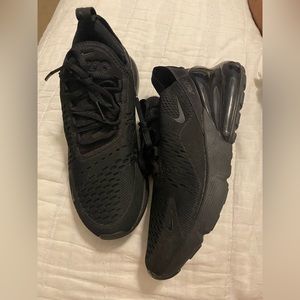 Nike Womens Air Max 270